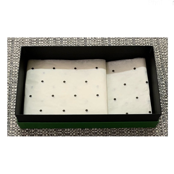 New Kate Spade ♠️ 1 Gift Box/1 Sticker/1 Tissue/1 Ribbon/1 Card & Envelope - Picture 3 of 7